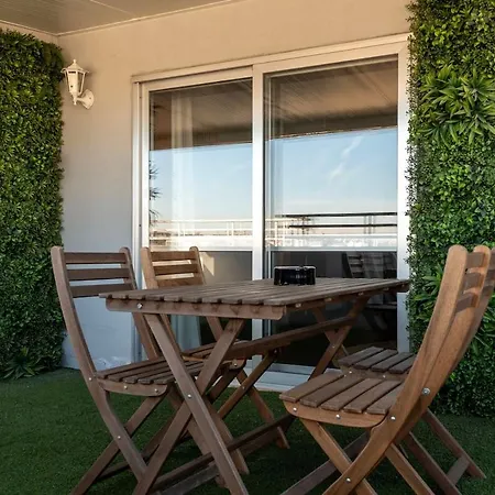 New! The Porto Wine Cellars Penthouse アパート