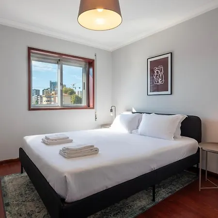 New! The Porto Wine Cellars Penthouse 加亚新城