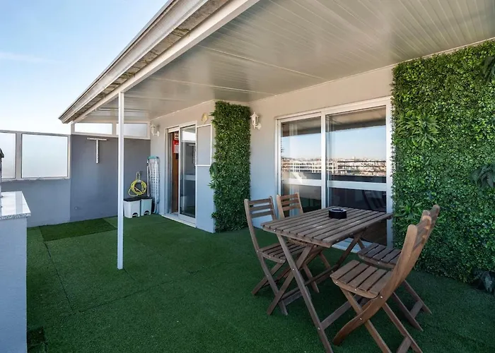 New! The Porto Wine Cellars Penthouse Apartment *